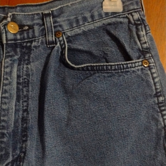 Chic Jean Shorts. - Picture 4 of 7